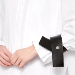 Camisa Entallada Blanca Con Puños De Cuero Camel 10 Camisa Entallada Blanca Con Puños De Cuero Camel -Ofertas Grazia Vesti Tienda camisa entallada blanca con punos de cuero camel shirts blouses miguel marinero xs black cuff 139537