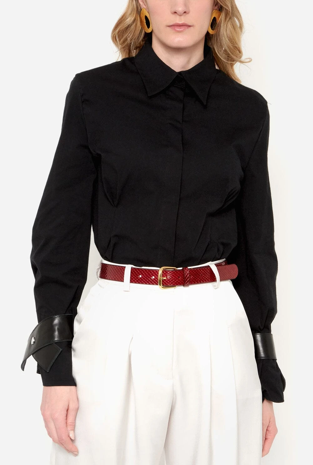 Camisa Entallada Negra Con Puños De Cuero Negro 2 Camisa Entallada Negra Con Puños De Cuero Negro - Imagen 2