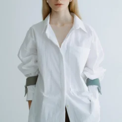 Camisa Oversize Blanca Con Ante Azul