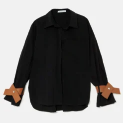 Camisa Oversize Negra Con Puños De Cuero Camel