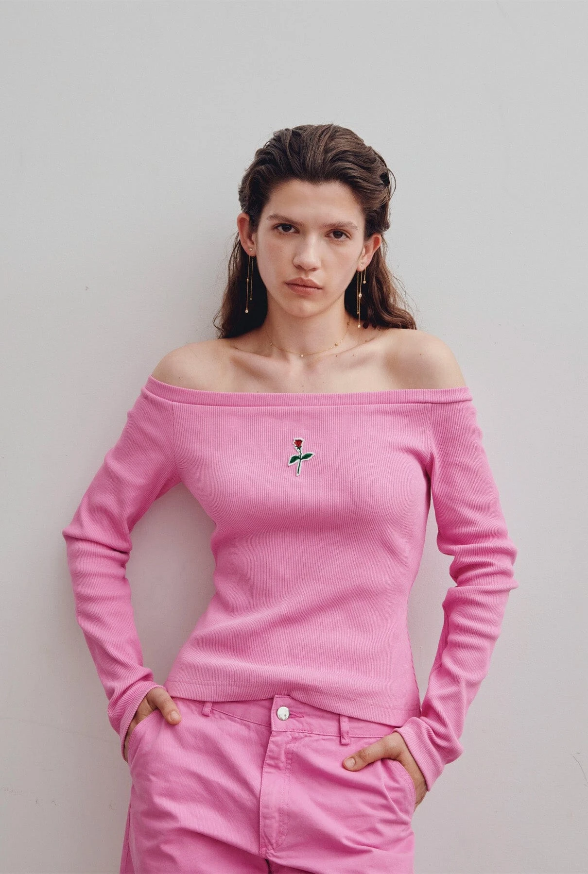 Pink Off-the-shoulder Tee 2 Pink Off-the-shoulder Tee - Imagen 2