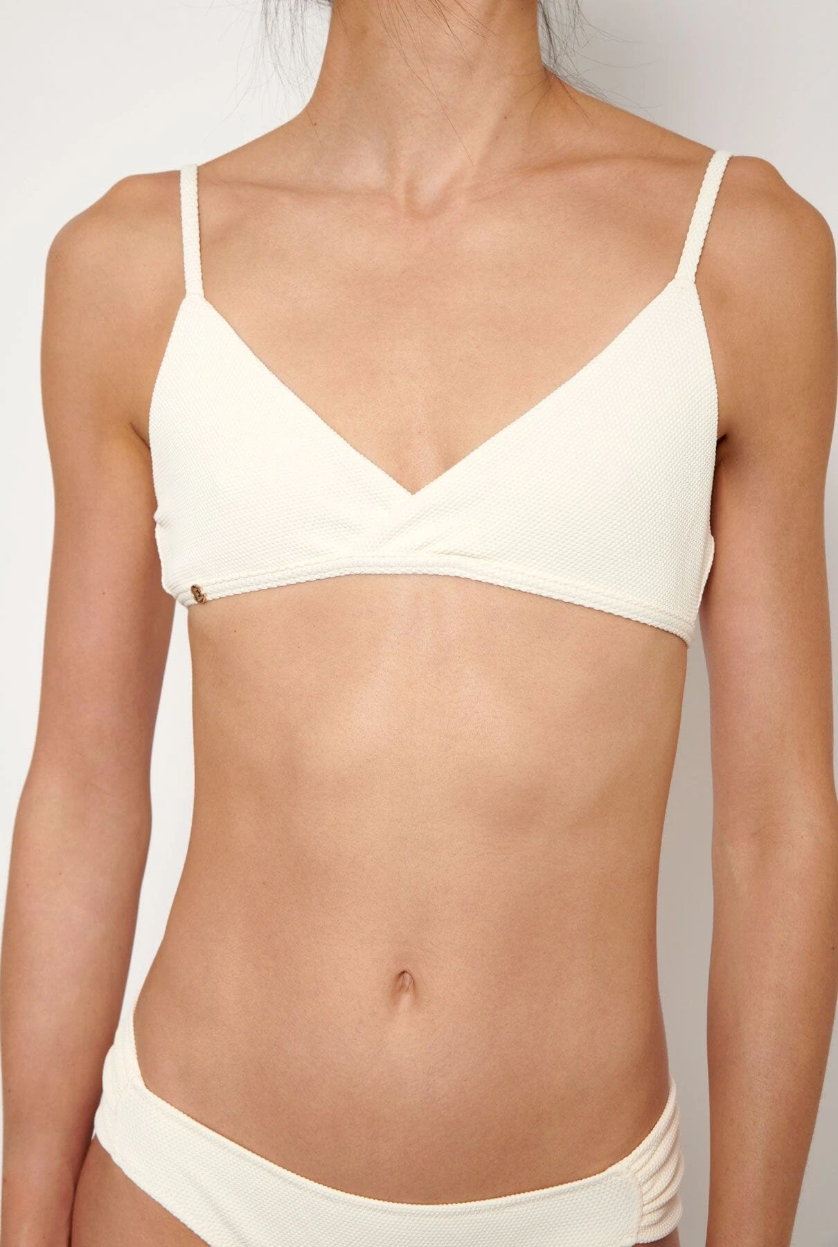 Top Triangulo Cruzado Crudo 2 Top Triangulo Cruzado Crudo - Imagen 2