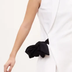 Vestido Semientallado Lazo Con Textura De Flores Blanco - Pre- Order -Ofertas Grazia Vesti Tienda vestido semientallado lazo con textura de flores blanco pre order dress devota lomba 163836